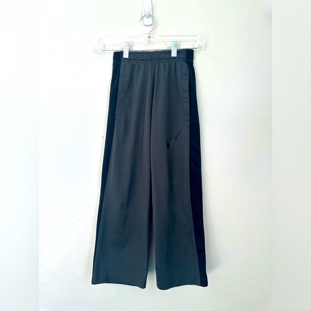 Nike dri-fit pants size small